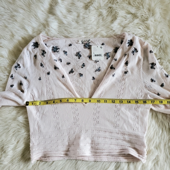 Free People Intimately Embroidered Cropped Long Sleeve Top Size Large NWT - Picture 16 of 16